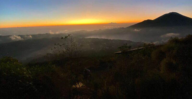 Bali: Mount Batur Volcano Hike With Local Mountain Guide - Key Points