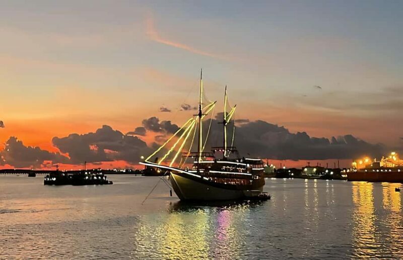 Bali: Phinisi Sunset Dinner Cruise with Entertainment - The Pros & Cons Based on Reviews