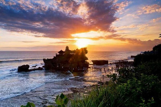 Bali Private Tour: Waterfall, Monkey forest and Tanah lot sunset - Key Points