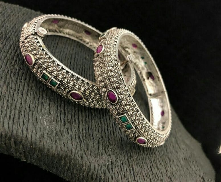Bali: RECOMENDED BALINESE SILVER HANDCRAFTED JEWELRY TOUR - Pickup and Drop-off Service