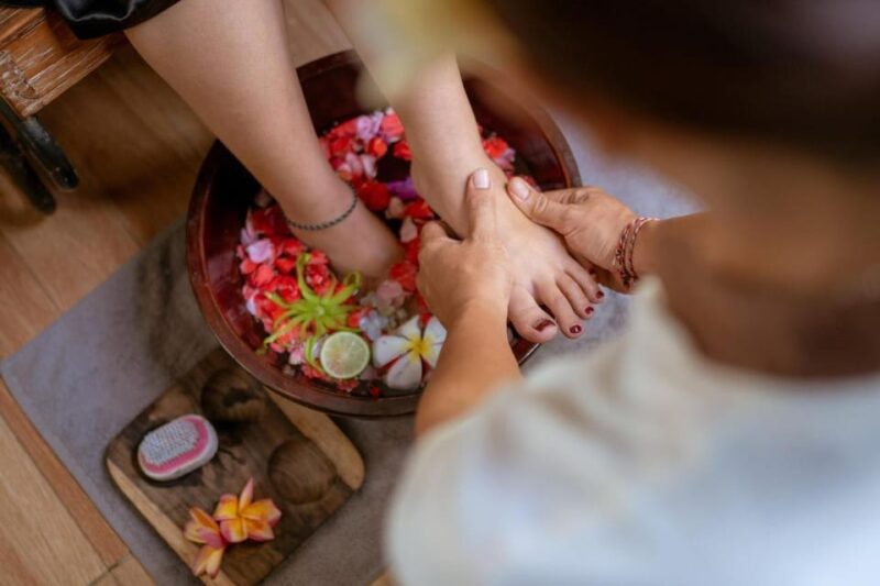 Bali: Relaxing Balinese Spa Massage Scrub Flower Bath 2 Hour - Nourishing Clay Body Mask