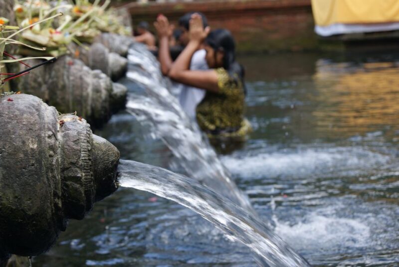 Bali: Sacred Temples and Sunset Private Tour - Goa Gajah Temple