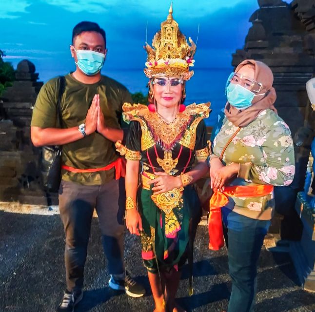 Bali: Skip-the-line Uluwatu Temple and Kecak Fire Dance Tour - Mobility and Wildlife Caution