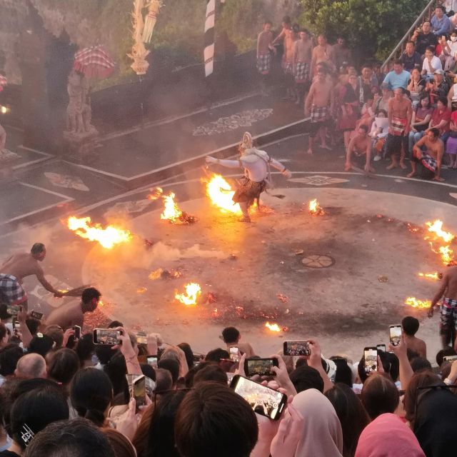 Bali Sunset: Uluwatu Kecak Dance With Return Transfer - Sunset Appreciation