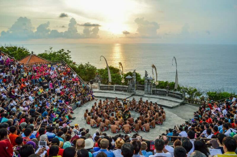 Bali Sunset: Uluwatu Temple, Kecak Dance and Jimbaran Bay - The Itinerary in Detail