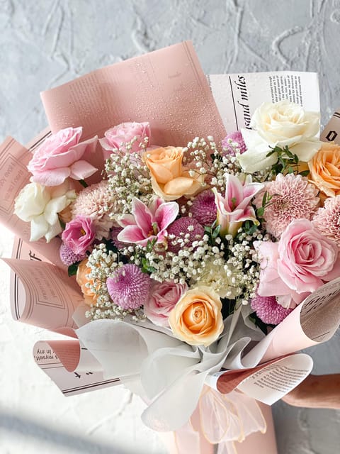 BALI: SURPRISE SIMPLE HAND BOUQUET OPTION FOR ROMANTIC GIFT - Key Points