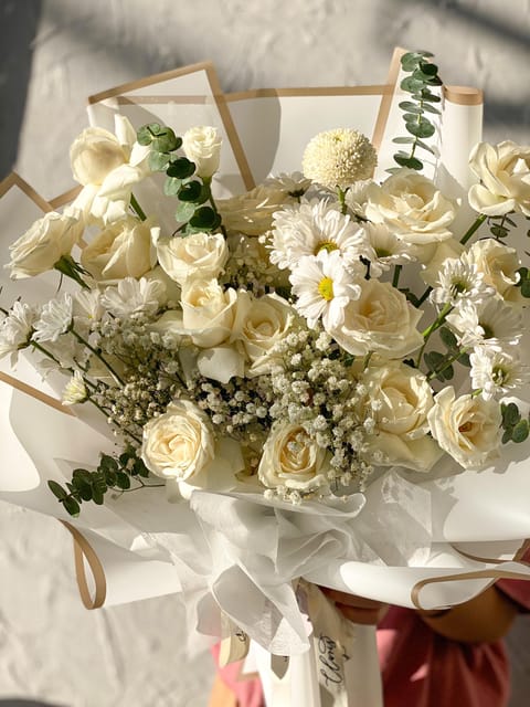 BALI: SURPRISE SIMPLE HAND BOUQUET OPTION FOR ROMANTIC GIFT - Customization and Requests