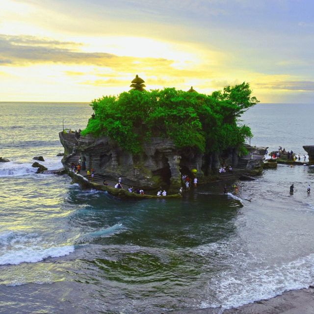 Bali Tanah Lot Temple Tour - Private Group Experience