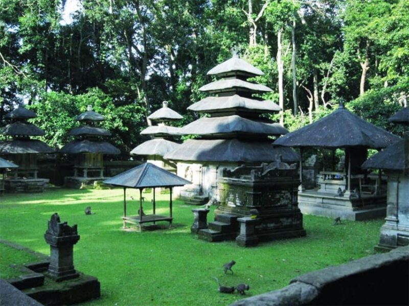 Bali : Tanah Lot Temple Tour With Sunset Dinner - Dining Experience