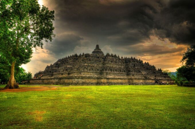 Bali to Java: Bromo, Ijen, Tumpak Sewu, Borobudur, Prambanan - Convenient Transportation and Accommodation