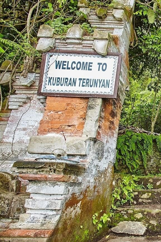 Bali: Trunyan Village, Cemetery & Hot Spring Tour - Cultural Experience