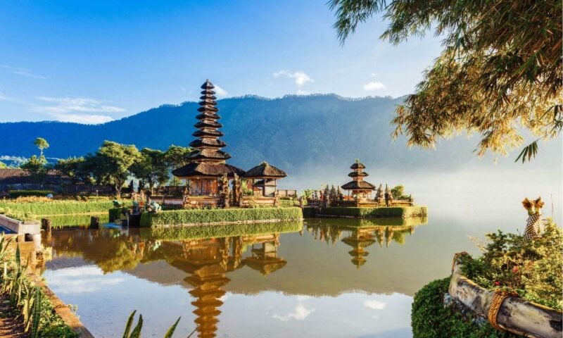 Bali: Twin Lakes, Handara Gates, and Forest Trekking Tour - Key Points