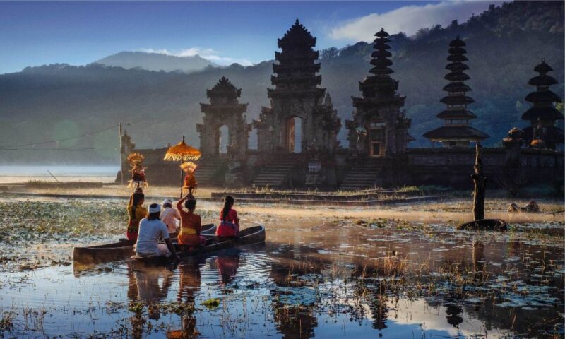 Bali: Twin Lakes, Handara Gates, and Forest Trekking Tour - Itinerary Highlights