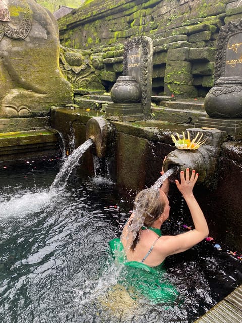 Bali: Ubud Cultural Tour With Barong Dance Show - Traditional Arts and Crafts Market