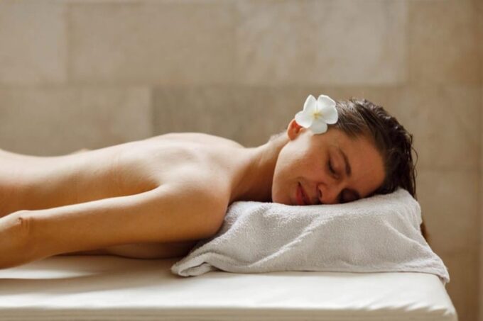 Bali: Ubud Relaxing Balinese Massage and Flower Bath - Transport and Communication
