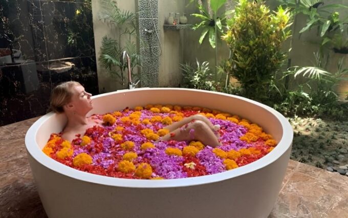 Bali: Ubud Relaxing Spa Aloevera Scrub With Flower Bath - Location and Itinerary