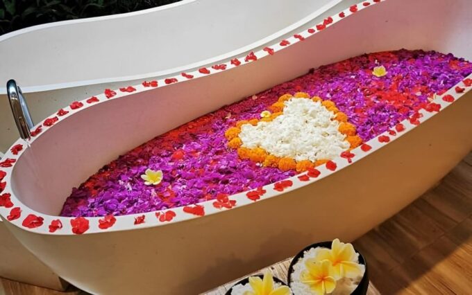 Bali: Ubud Relaxing Spa Aloevera Scrub With Flower Bath - Spa Highlights