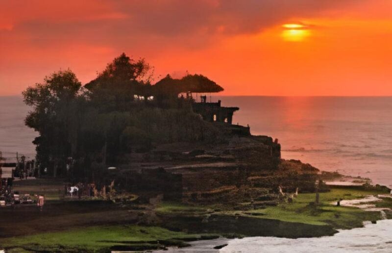 Bali: Ulun Danu Beratan, Jatiluwih, Leke Leke, Tanah Lot - Contact and Logistics