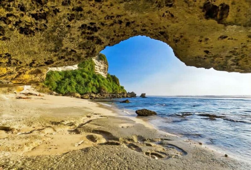 Bali: Uluwatu Beaches Tour with Padang Padang and Suluban - Who This Tour Is Perfect For