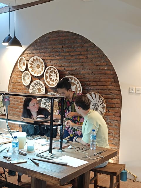 Bali: Uluwatu Silver Jewelry Making Workshop With Creation - Venue and Amenities