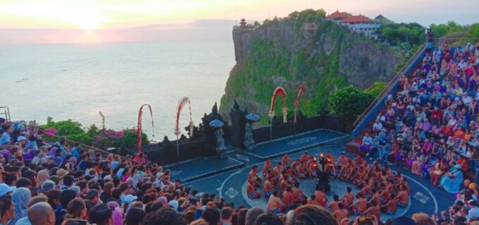 Bali: Uluwatu Sunset Kecak Fire Dance Private Tour - Jimbaran Bay and Tegenungan Waterfall