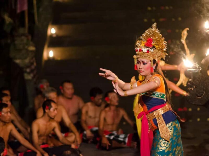 Bali: Uluwatu Temple, Kecak Dance, and Jimbaran Dinner Tour - A Day of Stunning Sights and Flavors