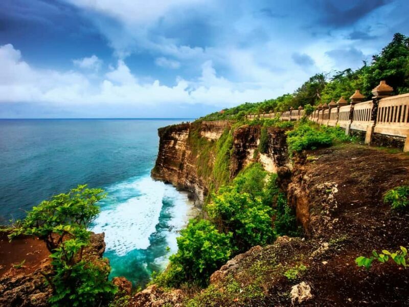 Bali: Uluwatu Temple, Kecak Dance, and Jimbaran Dinner Tour - Jimbaran Bay for a Seafood Feast