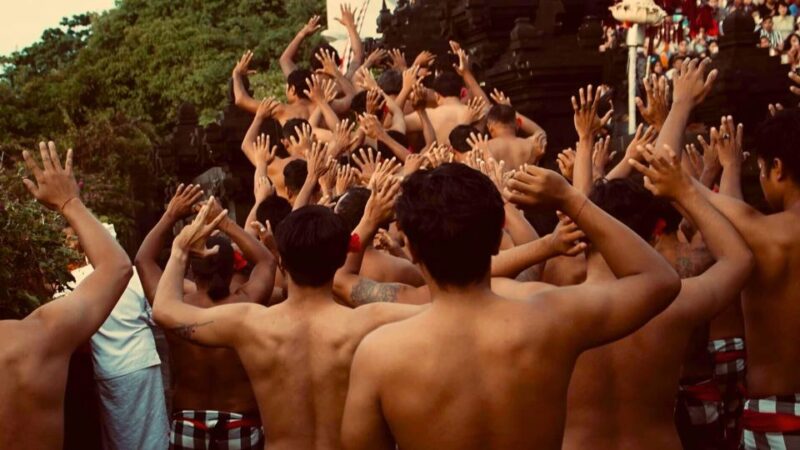 Bali: Uluwatu Temple, Kecak Fire Dance & Jimbaran Bay - Key Points