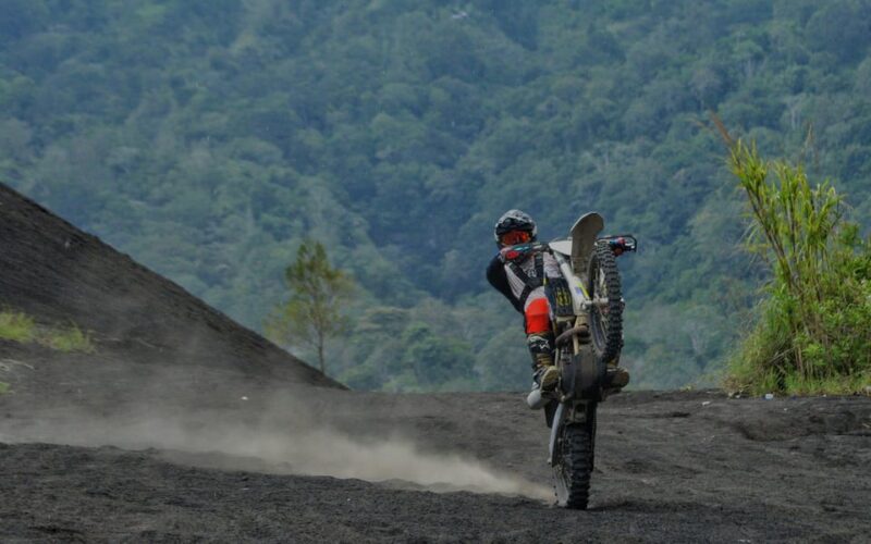 Bali: Volcano and Jungle Dirt Bike Adventure With Lunch - Balinese Cuisine Lunch