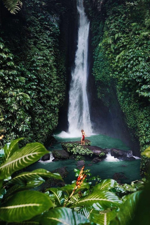 Bali: Waterfall, Jatiluwih Rice Field & Temples Private Tour - Ulun Danu Temple