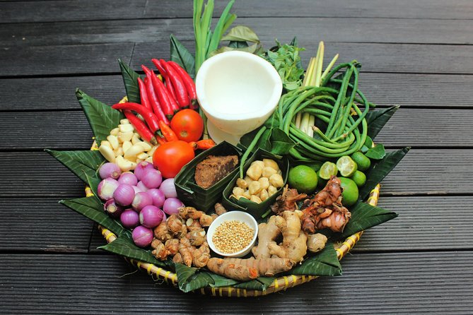 Balinese Cooking Class in Seminyak - Preparing the 3-Course Meal