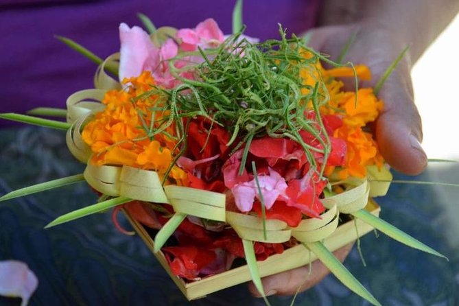 Balinese Cooking Class With Traditional Morning Market Visit - Learning Traditional Cooking Techniques