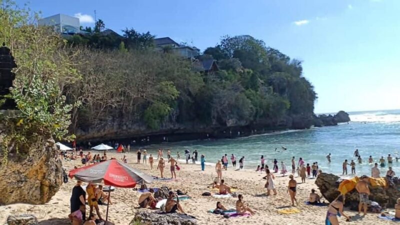 Balis Best Trips: Beaches, Garuda Wisnu, and Uluwatu Sunset - Key Points