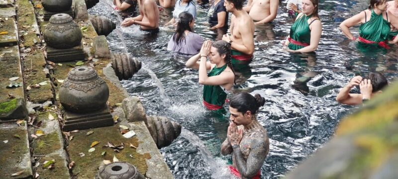 Bali:Ubud Privite Tour ,Monkey Forest ,Swing , Water Tample! - Tirta Empul Water Temple