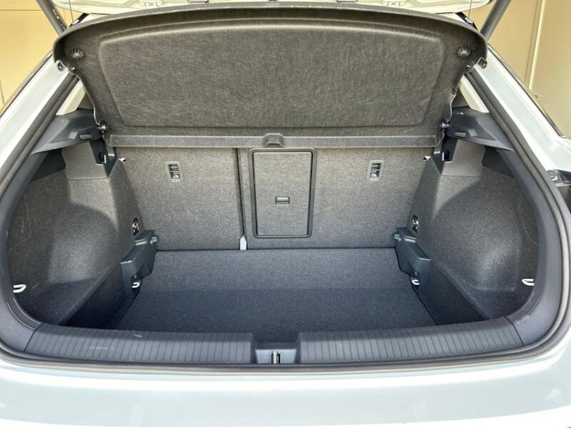 Ballarat : Private Airport Transfer - Driver and Vehicle