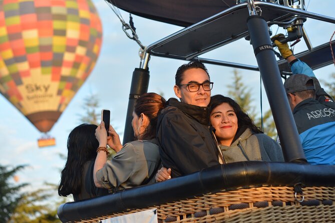 Balloon Flight Over Teotihuacan With Breakfast and Pyramids Tour - Balloon Flight Experience
