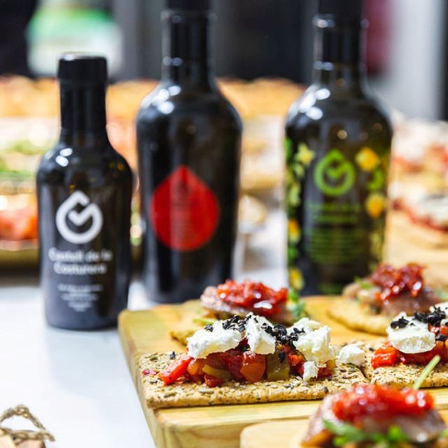 Balones: Guided Tour & Food Pairing With Local Oils & Wines - Sweet-Making Traditions and Coca Sant Blai