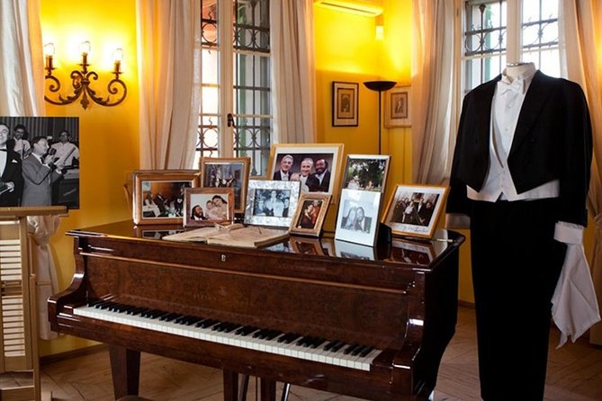 Balsamic Vinegar, Pavarotti And Ferrari Museum Tour - Casa Museo Luciano Pavarotti