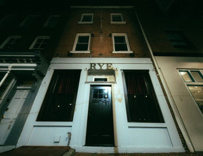 Baltimore: Boos and Booze Haunted Pub Crawl - Toasting to Edgar Allan Poe