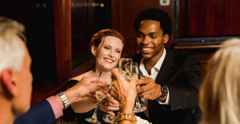 Baltimore: Christmas Eve Gourmet Brunch or Dinner Cruise - Dining Experience