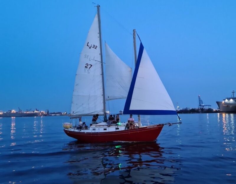 Baltimore: Inner Harbor Moonlight Cruise on a Classic Ship - Cruise Experience