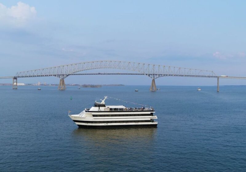 Baltimore: Thanksgiving Day Lunch Cruise - Additional Features