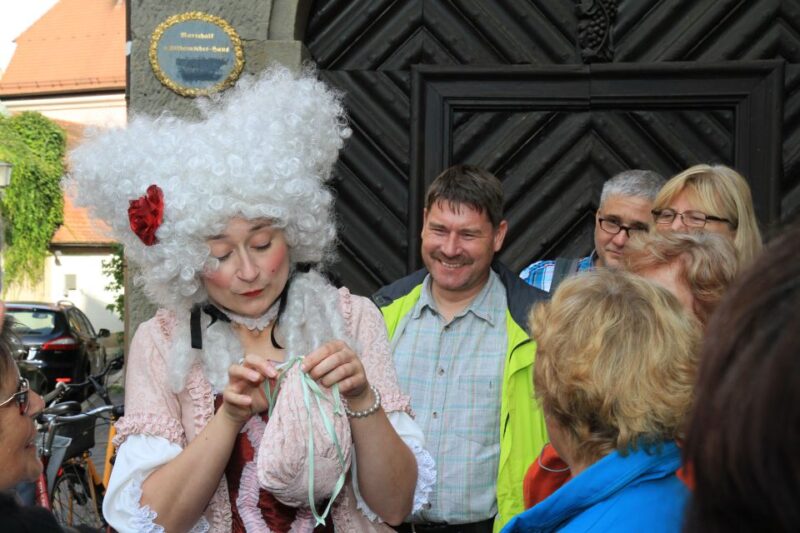 Bamberg: 1-Hour Theatrical Humor Tour With Costumed Guide - Customer Reviews