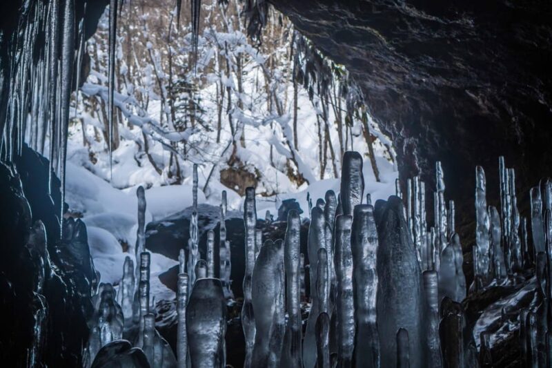 Bamboo Ice Cave: Snowshoe to See a Natural Phenomenon! - Highlights