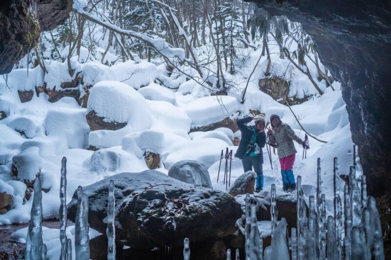 Bamboo Ice Cave: Snowshoe to See a Natural Phenomenon! - Inclusions