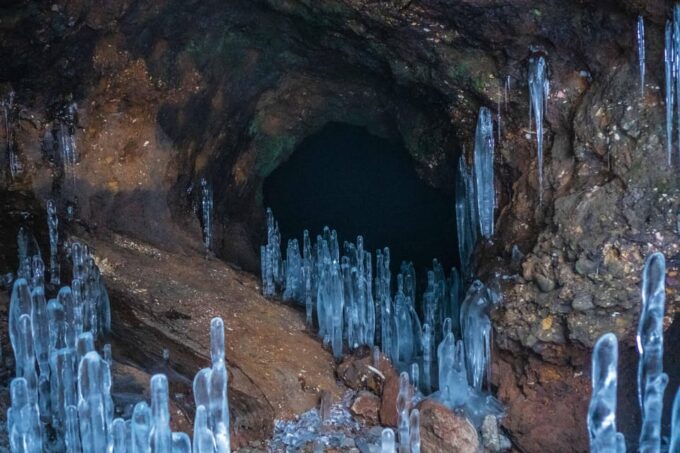 Bamboo Ice Cave: Snowshoe to See a Natural Phenomenon! - Weather Considerations