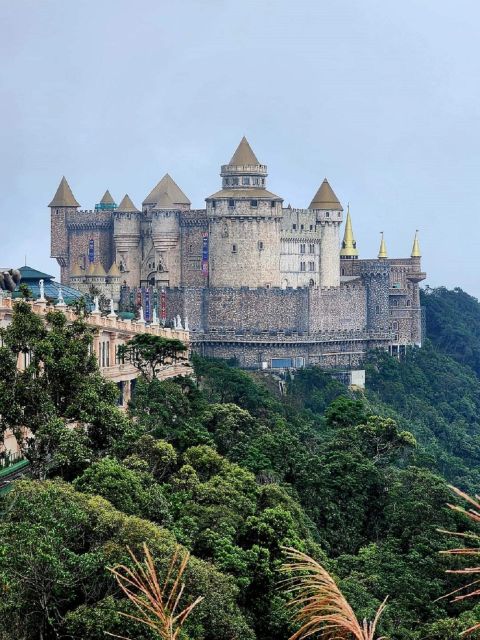 Bana Hill-Golden Bridge With Ticket, Guide, Lunch &Transfer - Experiencing Golden Bridge