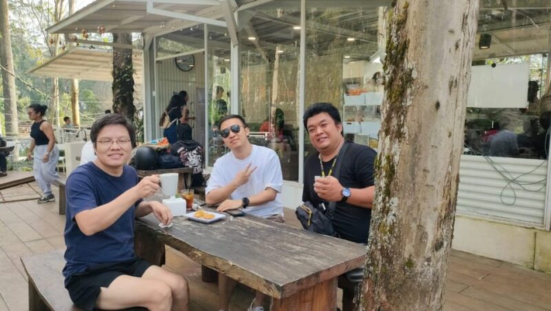 Bandung Private Car Charter - Driver and Vehicle Information