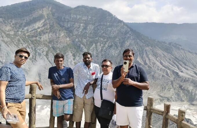 Bandung: Volcano and Crater Tour With Local Guide - Pickup Location and Travel Time