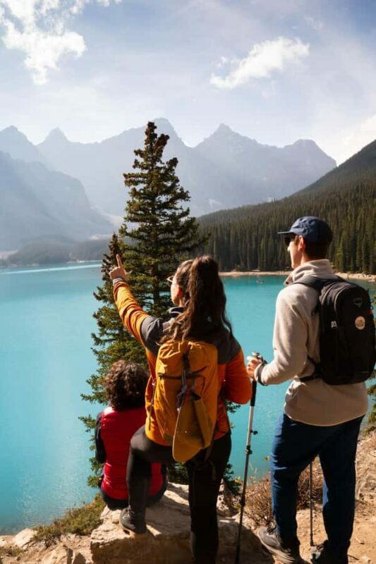 Banff/Camore: Lake Louise & Moraine Lake Private Tour - Key Points